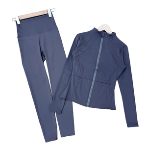 Conjunto de Dos Piezas para Yoga, Negro, Estampado, Transpirable, Elástico en Cuatro Direcciones, Ecológico, Ligero y de Secado Rápido - Product Image 1