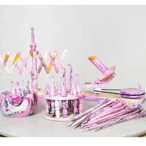 Ensemble de crochets en résine marbrée faits à la main avec bol et support en fil de hêtre - Product Image 2