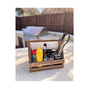 Support de barbecue en bois gravé sur mesure avec ouvre-bouteille et porte-serviettes en papier - Product Image 1