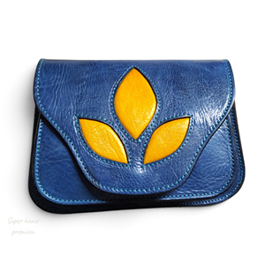 Sac à main vintage en cuir véritable bleu avec applique florale jaune, artisanat marocain fait main - Product Image 1