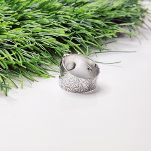 แหวนมุกน้ำจืดสีเงินทำด้วยมือวงเน้นสายพลอย - Product Image 3