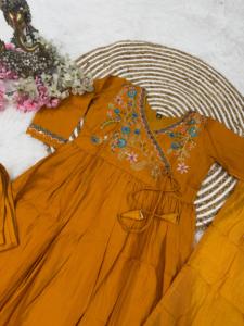 Nueva llegada mujeres indio tradicional toda la temporada 3 piezas Salwar Kameez conjunto 2024 en Stock - Product Image 6