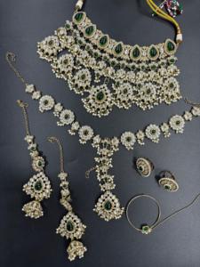 Juego de collar y pendientes étnicos chapados en oro con perlas para bodas, fiestas, incluye anillo, regalo de uso nupcial perfecto - Product Image 2