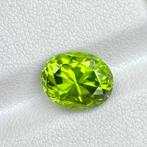 Exclusivo de moda 100% Natural manzana verde peridoto piedra forma ovalada curación Natural agosto piedra preciosa para la venta OEM - Product Image 1