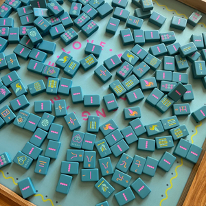 Ensemble de jeu de société Mahjong en acrylique avec quatre couches de divertissement vertes personnalisées 160 American Mah Jong Tiles - Product Image 4