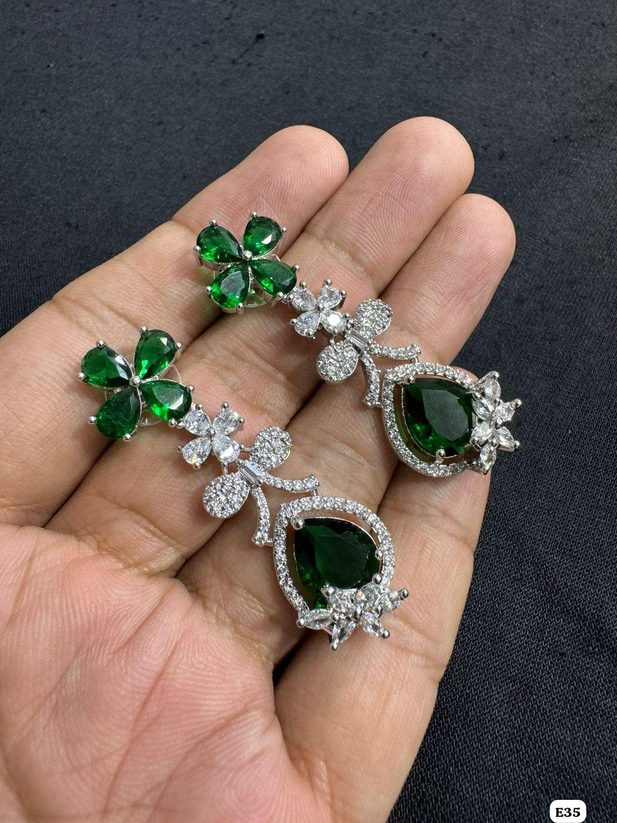 สีเขียว