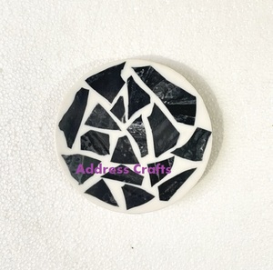 Ensemble de sous-verres en résine brillante imitation écaille de tortue faits à la main, écologiques, couleur personnalisée, design en époxy, 4 pièces, antidérapants, durables, modernes et luxueux - Product Image 6