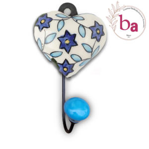 ตะขอแขวนผนังรูปหัวใจเซรามิกสีขาวน้ำเงินลายดอกไม้ สำหรับตกแต่งบ้าน - Product Image 1