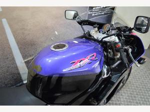 Mejor Precio al por Mayor, Motocicleta Deportiva Kawasaki ZXR750 del Reino Unido con Muy Poco Kilometraje, 1000cc, Usada, en Venta - Product Image 2