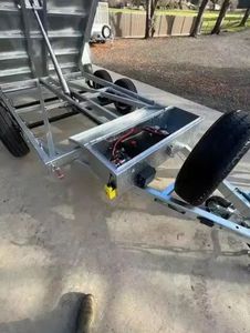 รถเทรลเลอร์รถแทรคเตอร์แบบลาดเอียงด้านหลังและด้านข้างสำหรับงานหนักใช้วัสดุเหล็กไฮดรอลิกใหม่/สินค้าใช้10Ton - Product Image 2