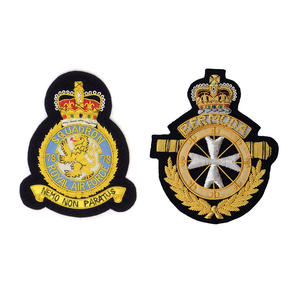 Último diseño al por mayor personalizado hecho a mano bordado insignia mejor calidad uniformes lingote Blazer bordado insignias - Product Image 4