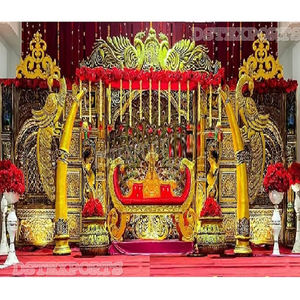 Escenario Grand Nishchayatharam para bodas del sur de la India Escenario majestuoso de pavo real para bodas del sur de la India Escenario de recepción de bodas del Reino Unido - Product Image 1