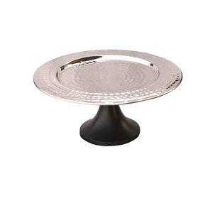 Support de service pour gâteaux en forme de tasse d'excellente qualité Support à gâteaux arrondi en métal de conception attrayante avec base en bois - Product Image 1