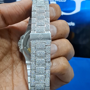 นาฬิกาข้อมือผู้ชายสุดหรู คอลเลคชั่นใหม่ปี 2025 ประดับเพชรแท้ ตัวเรือนสแตนเลส หน้าปัดกระจกโบราณ แสดงผลแบบอนาล็อก ระดับ VVS - Product Image 4