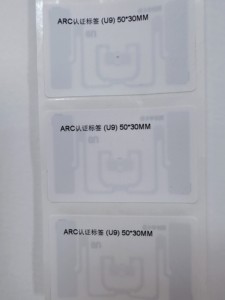 Étiquette passive d'actifs RFID de certification ARC imprimable personnalisée pour la gestion logistique - Product Image 4