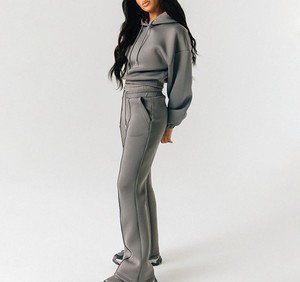 ชุดวอร์มผ้าแคนวาสทรงตรงขาบานสำหรับผู้ชาย เสื้อฮู้ดครอปโอเวอร์ไซส์แบบเรียบง่าย กางเกงจ็อกเกอร์ขายาวทรงกว้าง เอวยางยืดสูง สไตล์ลำลอง - Product Image 4