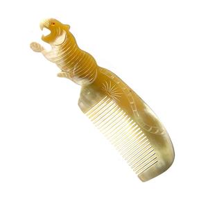 Herramienta hecha a mano duradera ecológica hecha a mano con acabado pulido de cuerno ideal para el cuidado diario del cabello y el uso de la barba - Product Image 6