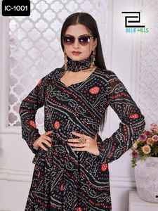 Les plus belles femmes portent une robe de travail en georgette pure avec de la dentelle pour le mariage et le festival. - Product Image 4