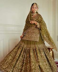 2025 @ Elegante-Diseñador Nupcial Verde Oliva Kurta, Lehenga & Dupatta Vestido con Perlas Dabka Adornadas Piedra Zari Bordado Trabajo - Product Image 1