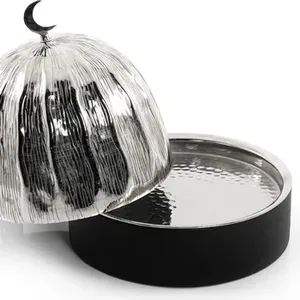Boîte à bonbons en laiton pur poli doré avec finition en aluminium idéale pour servir des bonbons et des chocolats aux noix dans un style luxueux - Product Image 6