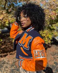 แจ็กเก็ตฤดูหนาวของผู้หญิงเสื้อครอปเสื้อคลุมคอปกตั้งดีไซน์ใหม่ - Product Image 3