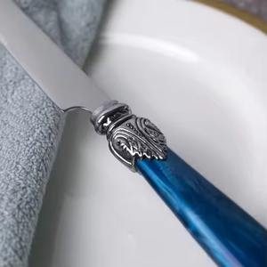 Ensemble de couverts classiques avec manche bleu et tête argentée pour les repas formels, décoration de table élégante et couverts pour les occasions spéciales - Product Image 5