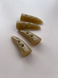 Bouton à bascule en corne naturelle artisanal, écologique, fait à la main, durable, fermeture religieuse pour sacs, manteaux, tricots et projets d'artisanat - Product Image 6
