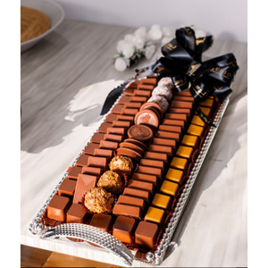 ถาดเสิร์ฟช็อคโกแลตทำมือโลหะสีเงินพร้อมที่จับดอกไม้ - Product Image 2