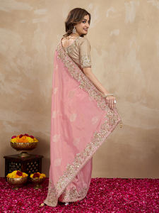 Sari de Seda Vichitra para Mujer Trendmalls, Bordado Intenso, Pieza de Blusa Sin Coser (K1063-Peach), Estilo Indio para Invierno y Verano - Product Image 3