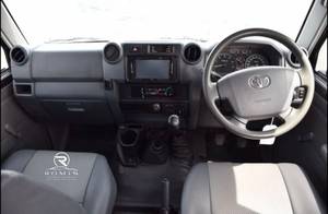 Toyota Land Cruiser LC76 4.5L V8 Turbo Diesel 4WD Manuale SUV Usato del 2018, Pronto per l'Esportazione - Product Image 2