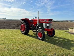 Tractor Agrícola Massey Ferguson 175 de 70HP con Tracción en las 4 Ruedas y Transmisión por Engranajes para Trabajo en Campo - Product Image 4
