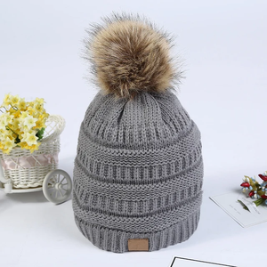 Venta al por mayor de diseño indio MOQ bajo para mujer, gorro con logotipo personalizado de otoño e invierno, gorro liso de acrílico sólido para mujer adulta, gorro - Product Image 3