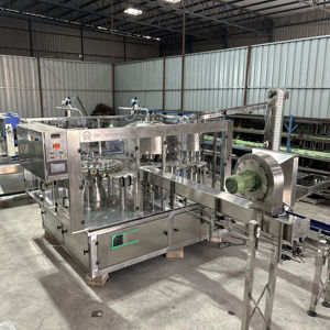 Máquina Automática Eléctrica de Enjuague, Llenado y Tapado de 60 BPM para Bebidas de Agua Pura de 200 ml con 1 Año de Garantía - Product Image 1