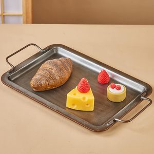 Magnifique plateau de service ovale en or gaufré avec poignée florale, plateau de service décoratif pour la table et plateaux en vente - Product Image 3