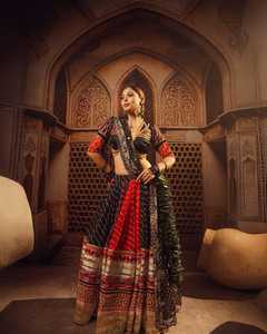 Lehenga de algodón muselina con estampado de diseñador y trabajo de espejo real, con blusa sin coser y dupatta, especial para Navratri. - Product Image 3