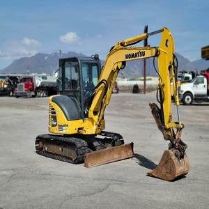 Komatsu PC55MR-5รถขุดขนาดเล็กพร้อมมอเตอร์เครื่องยนต์50HP และปั๊ม-ขนาดเล็กสำหรับรถขุด - Product Image 1