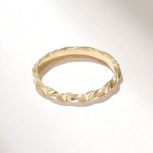 Anillo de Boda de Diamante Moissanita de Media Eternidad Trenzado en Oro de 14K de Diseño Moderno para Mujer, Joyería de Uso Diario a Precio de Mayoreo - Product Image 3
