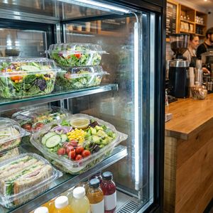 Contenitore trasparente in PET con coperchio a cerniera da 8x8 pollici (48 oz), contenitore a conchiglia per insalata, cibo freddo, conservazione alimenti - Product Image 2