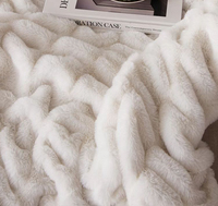 Texture douce Aide au sommeil écologique pour le sommeil au lit Fourrure confortable Couverture en peluche en fausse fourrure de lapin Literie confortable Sommeil confortable