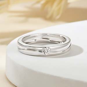 Anillo Jeulia Lines of Love con engaste de circonitas en forma de corazón - Anillo de boda de plata chapada en rodio para mujer - Product Image 4