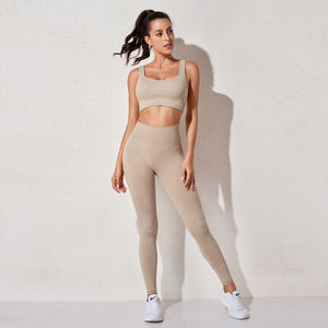 High Quality 2-Piece Women's Seamless Sports Gym Wear Breathable Yoga Set <b>with</b> Tights and Crop <b>Top</b> Solid Pattern-Wholesale - Product Image 2