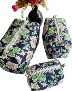 Sac de voyage en coton imprimé matelassé résistant à l'eau avec fermeture éclair durable |   Organisateur de maquillage écologique - Product Image 4