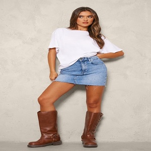 T-shirt surdimensionné imprimé vin blanc et gin personnalisé pour femmes-Qualité supérieure-Convient parfaitement à toutes les occasions - Product Image 1