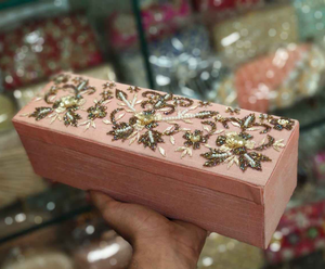 Cá Nhân Màu Hồng Vòng Vải Đồ Trang Sức Ưa Thích Hộp Lưu Trữ Thêu Vòng Cổ Hộp Bao Bì Đồ Trang Sức Nhung Du Lịch Hộp Đồ Trang Sức - Product Image 4