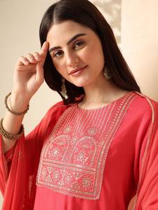 Mujeres motivos étnicos yugo diseño regular lentejuelas rayón viscosa Kurta con pantalones y con Dupatta indio Pakistán Salwar kameez - Product Image 3