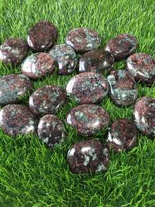Wholesale Natural Eudialyte Palm <b>Stone</b> Feng Shui Style Love Carved Gemstone Semi-Precious <b>Stone</b> <b>Crafts</b> for Meditation Home Decor - Product Image 6