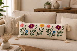 Housse de coussin lombaire décorative en coton brodé de marguerites colorées, faite à la main, avec pompons, pour canapé - Product Image 4