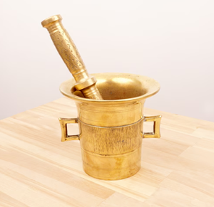 Mortero de mortero de latón decorativo elegante y funcional perfecto para herbolarios de cocina y regalos disponibles a precios mayoristas - Product Image 2