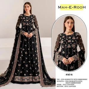 ชุดเดรสสำหรับงานดิวาลีชิ้นนี้สวมใส่สบายและระบายอากาศได้ดีมากที่สุดชุดยาวผ้าจอร์เจียพร้อมชุดเสื้อผ้า - Product Image 2