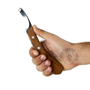 Venta caliente herramientas de herrador hoja curva cuchillo de pezuña Acero inoxidable mano derecha cuchillo de pezuña mango de madera fácil recorte pezuña de caballo - Product Image 1